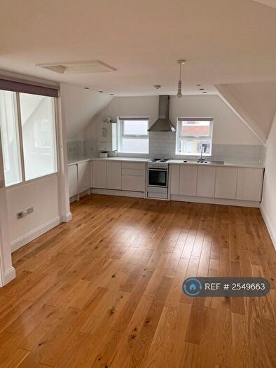2 Bedroom Flat To Rent In Sportsman Place Whiston Road, London, E2