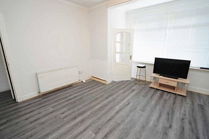 3 Bedroom Terraced House To Rent In Burns Crescent, Harthill, Shotts, ML7