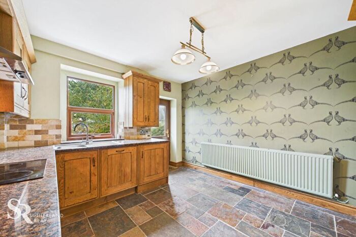3 Bedroom Terraced House For Sale In Cliff Road, Buxton, SK17