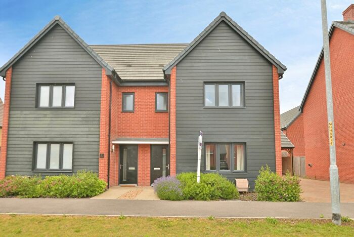 4 Bedroom Detached House For Sale In Heritage Road, Kingsnorth, Ashford, Kent, TN25