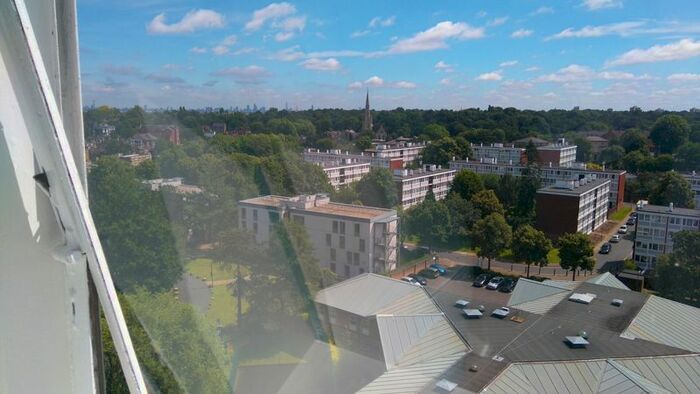3 Bedroom Flat To Rent In Fontley Way, London, SW15