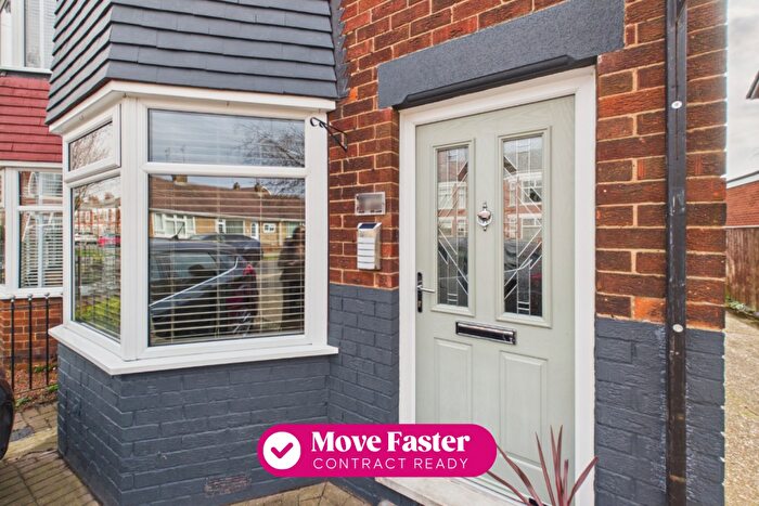 3 Bedroom End Of Terrace House For Sale In Burlington Road, Hull, HU8