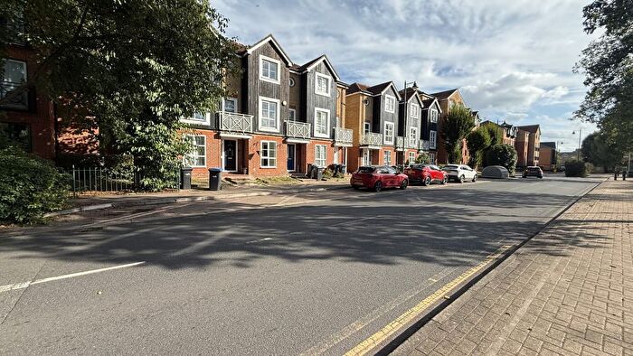 4 Bedroom Town House To Rent In Thorneycroft Drive, Enfield, EN3