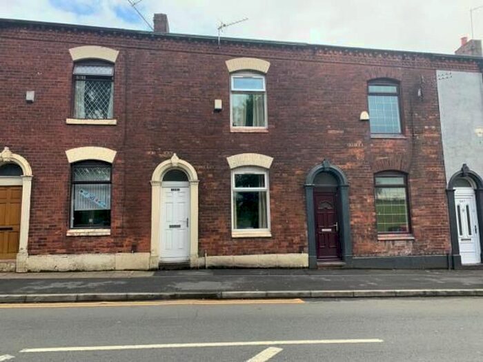 Houses for sale & to rent in OL8 4NN, Mafeking Street, Hollinwood Oldham