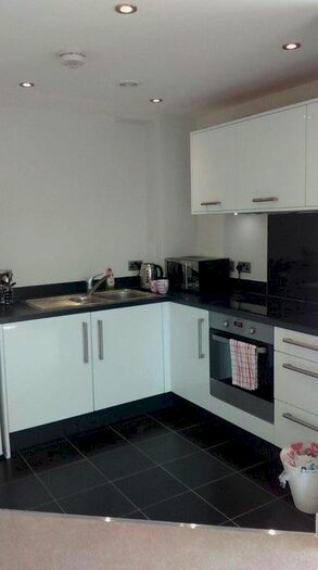 2 Bedroom Flat To Rent In Hitherwood Court, Charcot Road, London, NW9