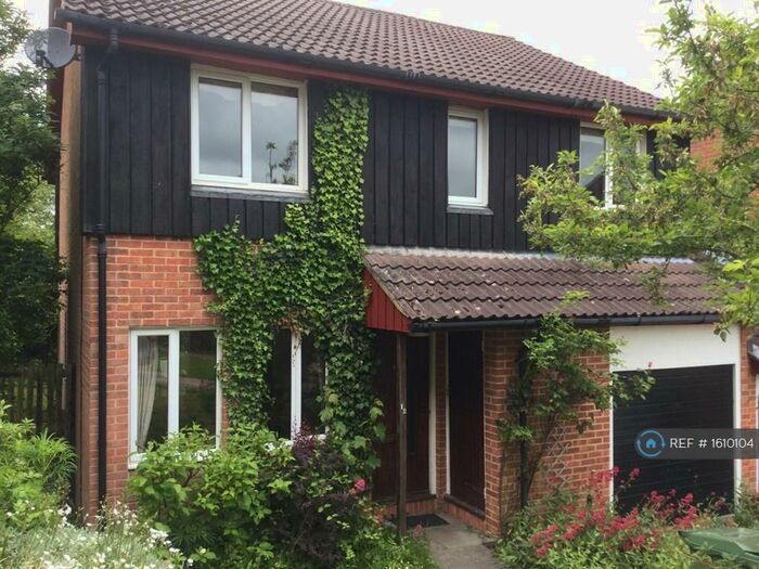 4 Bedroom Detached House To Rent In Rances Way, Winchester, SO22