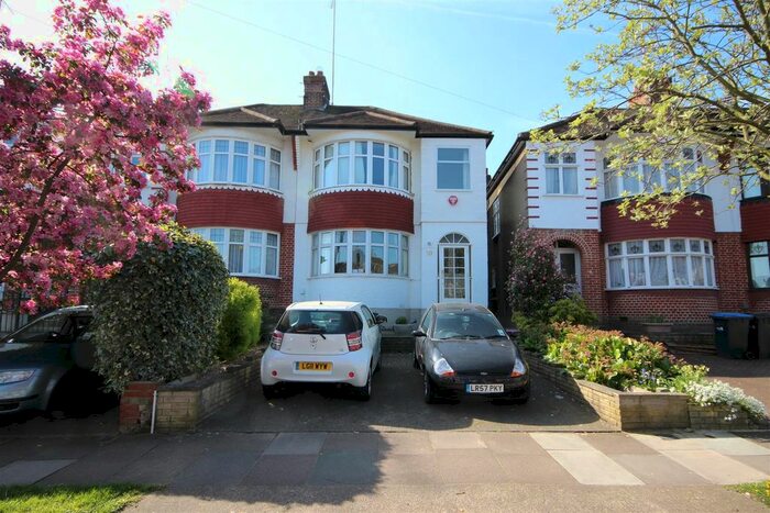 3 Bedroom Semi-Detached House To Rent In Mayfair Terrace, London, N14