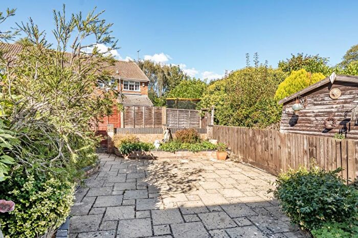 3 Bedroom Terraced House For Sale In Meadow Close, Thatcham, RG19