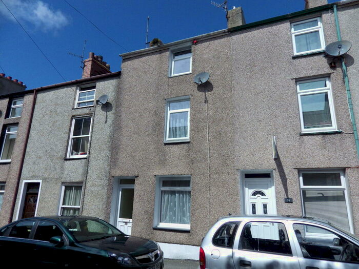 3 Bedroom Terraced House To Rent In New Street, Caernarfon, Gwynedd, LL55