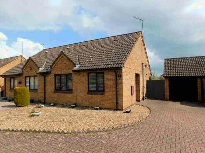 2 Bedroom Bungalow To Rent In Bishops Close, Bourne, PE10