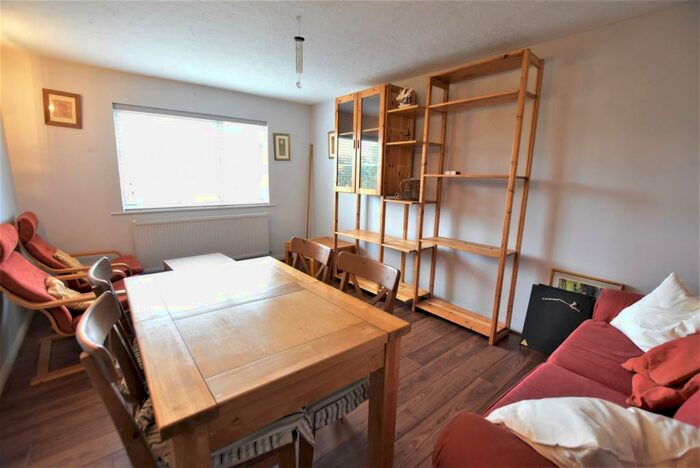 1 Bedroom Apartment To Rent In Griffin Lodge, Woodside Avenue, Woodside Park, N12