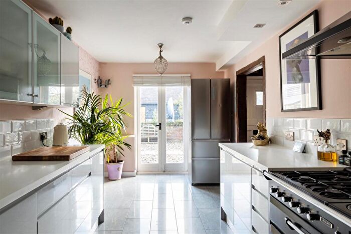 4 Bedroom House For Sale In Chilmead Lane, Nutfield, RH1