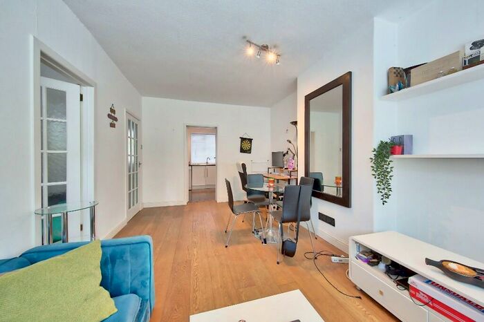 1 Bedroom Flat To Rent In Gowrie Road, London, SW11