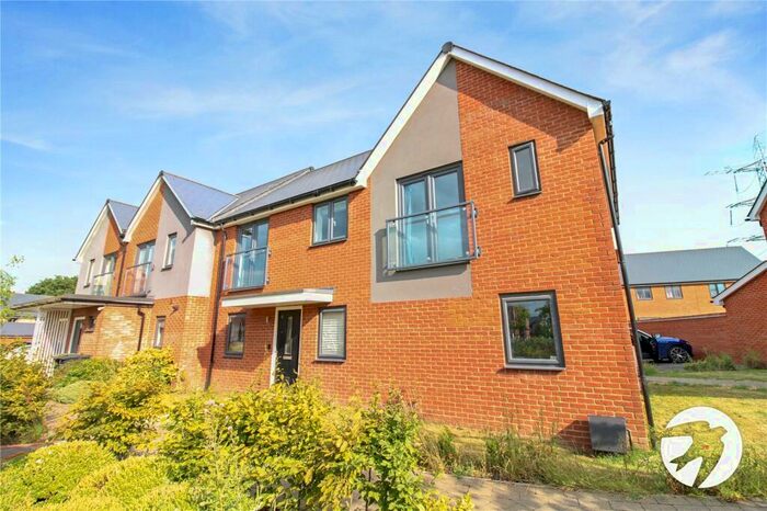 2 Bedroom Coach House To Rent In Caxton Park, Northfleet, Gravesend, Kent, DA11