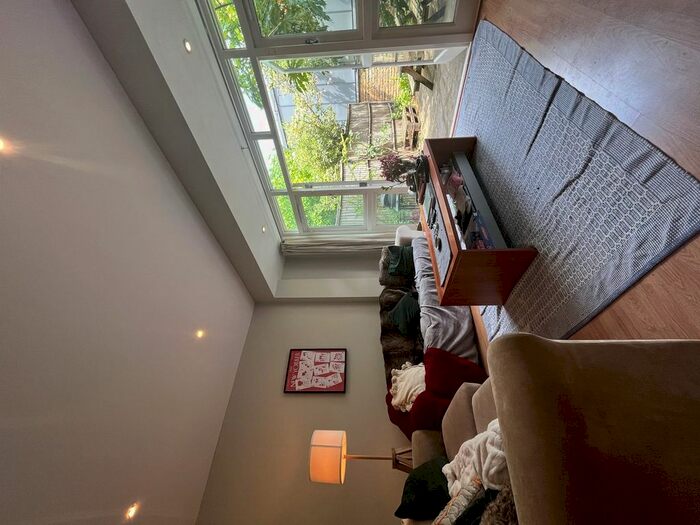 4 Bedroom Town House To Rent In Morecambe Street, Elephant &amp; Castle, SE17