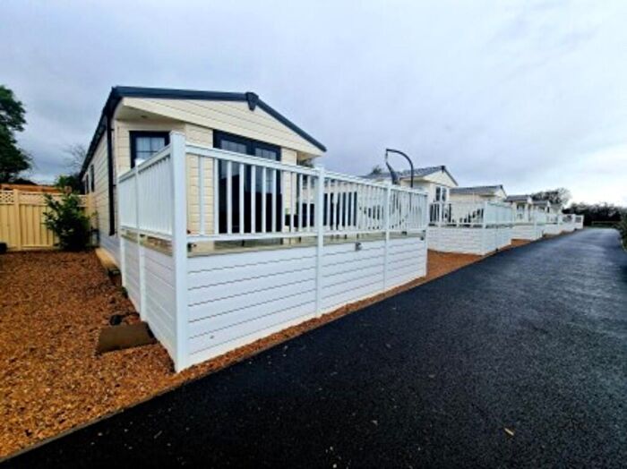 2 Bedroom Park Home For Sale In Claypits, Eastington, GL10