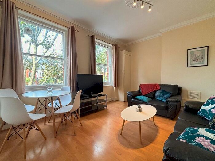 3 Bedroom Flat To Rent In Elgin Avenue, Maida Vale, W9