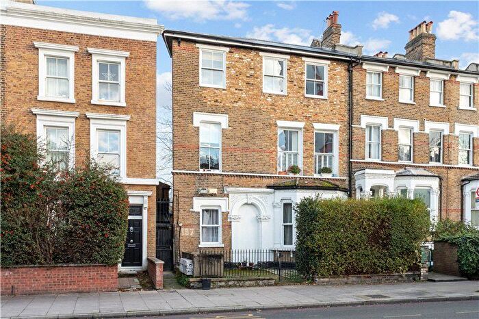 2 Bedroom Flat For Sale In South Lambeth Road, London, SW8