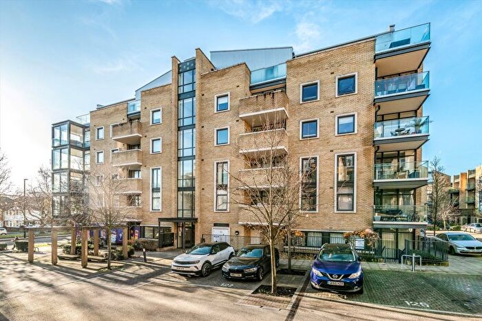 2 Bedroom Flat To Rent In Frazer Nash Close, Isleworth, TW7