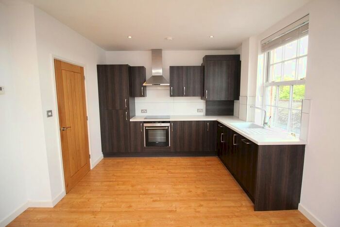 2 Bedroom Flat To Rent In Regency House, Station Court, CM12