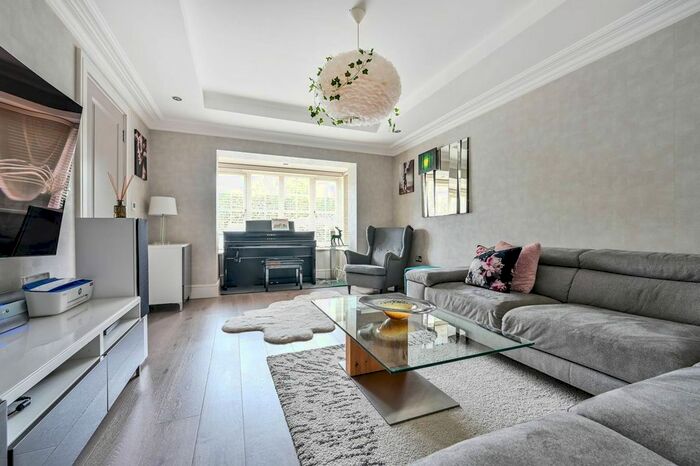 4 Bedroom Terraced House To Rent In Grange Mews, Kettlewell Hill, Horsell, Woking, GU21