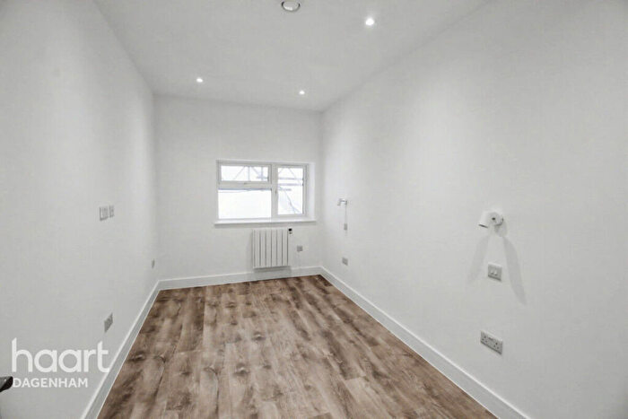 1 Bedroom Apartment To Rent In Gale Street, Dagenham, RM9