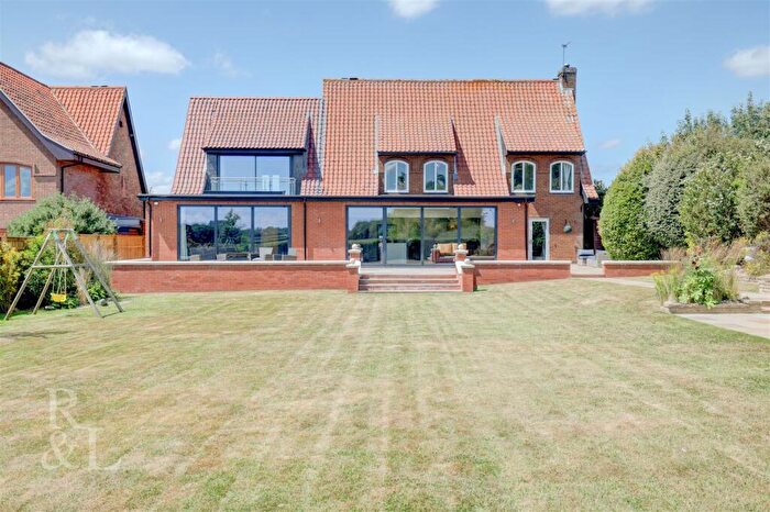 5 Bedroom Detached House For Sale In Bradleys Yard, Plumtree, NG12