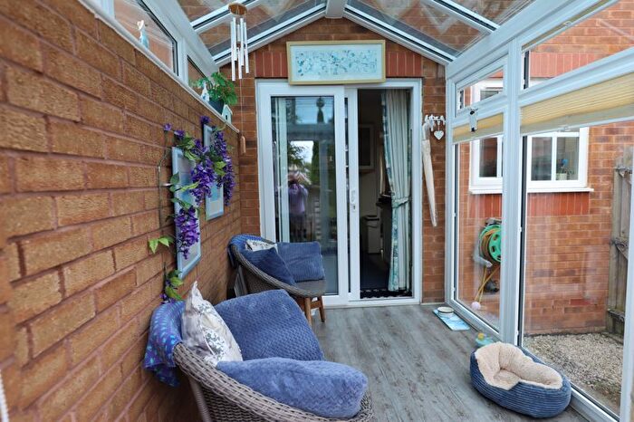 2 Bedroom End Of Terrace House For Sale In Oak Close, Exminster, EX6