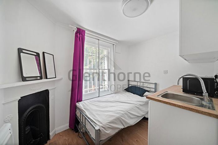 Studio To Rent In Shepherds Bush Road, London, W6