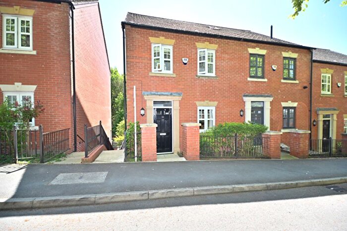 3 Bedroom Town House For Sale In Mill Lane, Aspull, Wigan, WN2