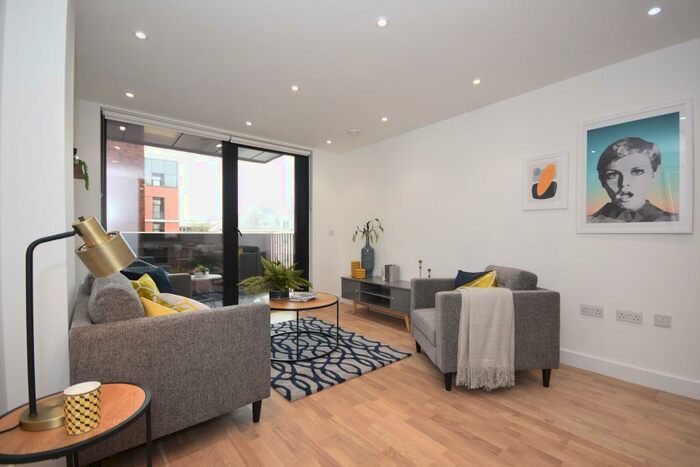 2 Bedroom Apartment To Rent In Burgess Springs, City Park West, Chelmsford City Centre, CM1