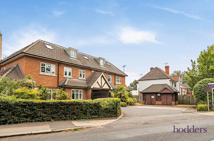 2 Bedroom Apartment For Sale In Addlestone, Surrey, KT15