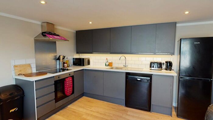 3 Bedroom Flat To Rent In Portland Street, Clifton, Bristol, BS8