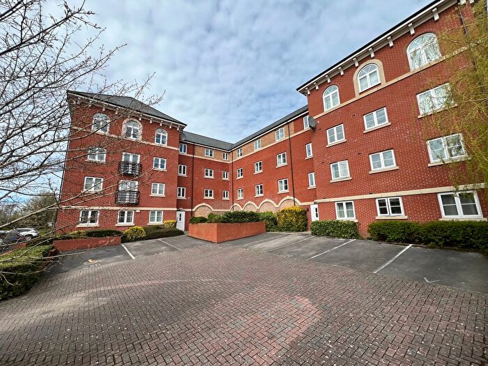 2 Bedroom Flat For Sale In Padstow Road, Swindon, SN2