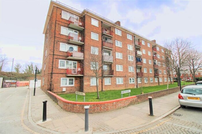 2 Bedroom Flat To Rent In Remington Road, London, N15