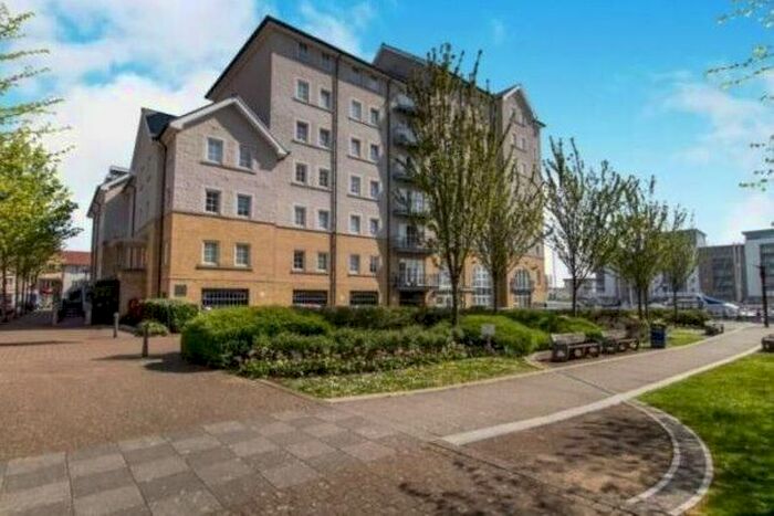 2 Bedroom Flat To Rent In Lower Burlington Road, Bristol, BS20