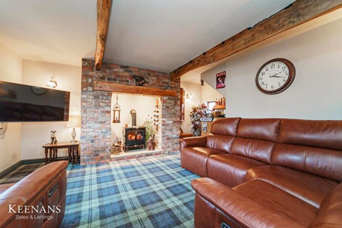 2 Bedroom Cottage To Rent In Oulder Hill, Rochdale, OL11