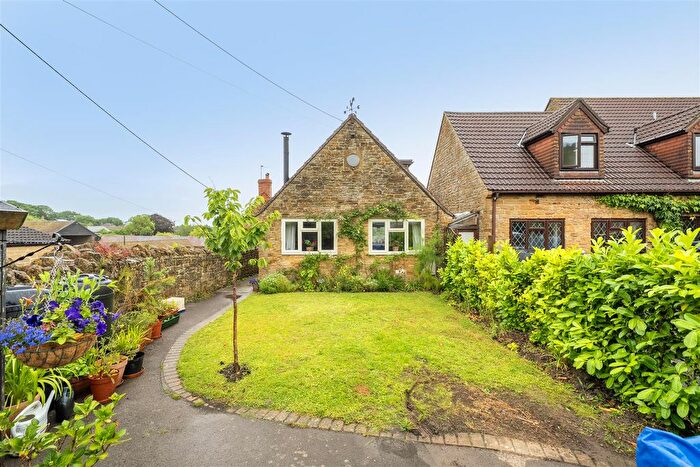 1 Bedroom Detached House For Sale In Castle Street, Stoke-Sub-Hamdon, TA14