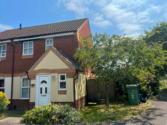 3 Bedroom Semi-Detached House To Rent In Brake Hill, Oxford, OX4