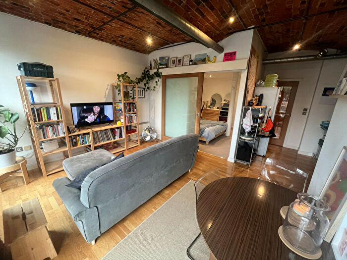 2 Bedroom Apartment To Rent In Roberts Wharf, East Street, Leeds, West Yorkshire, LS9