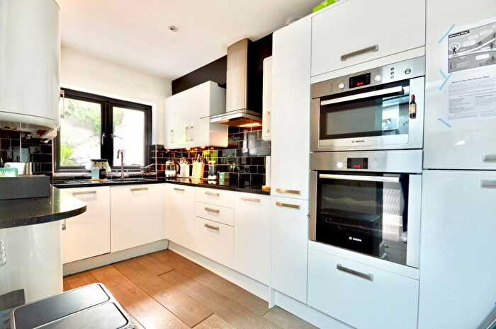 2 Bedroom Terraced House For Sale In Summers Row, North Finchley, N12