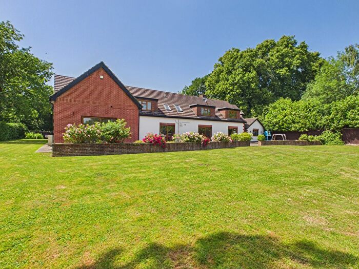 8 Bedroom Detached House For Sale In The Woodlands, Pembury, TN2