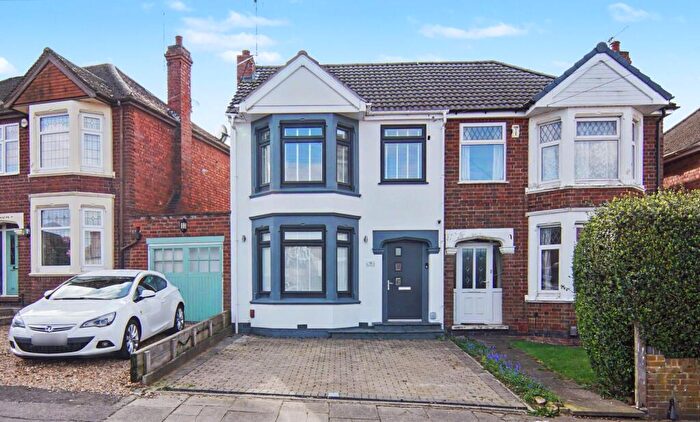 4 Bedroom Semi Detached House For Sale In Donnington Avenue, Coventry, CV6