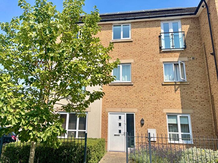 2 Bedroom Maisonette To Rent In Sandpiper Walk, Didcot, OX11