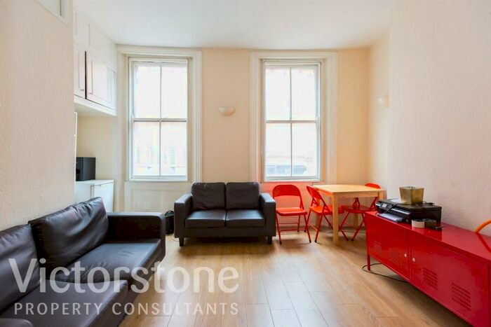 3 Bedroom Apartment To Rent In City Road, Old Street, London, EC1V