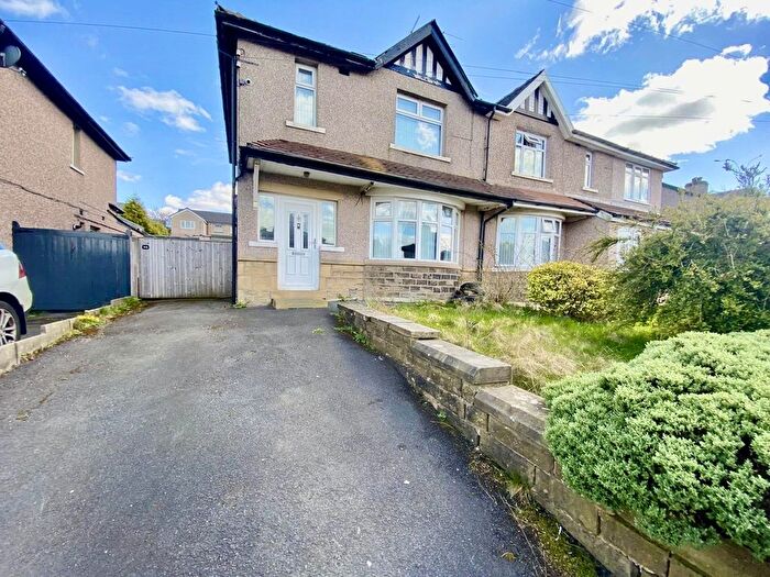 3 Bedroom Semi Detached House For Sale In Walverden Road, Brierfield, BB9