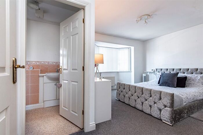 4 Bedroom Detached House For Sale In Mitchell Road, CV12