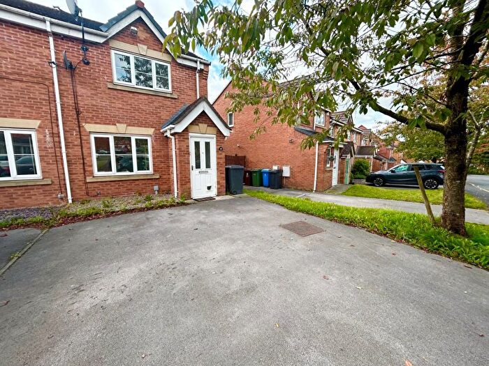 2 Bedroom Semi-Detached House To Rent In Hansby Close, Oldham, OL1