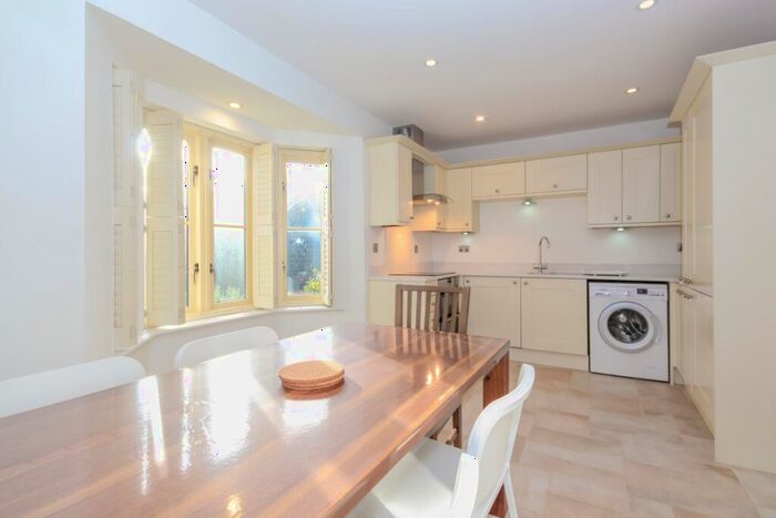 3 Bedroom Semi-Detached House To Rent In Butts Lane, Old Marston, OX3