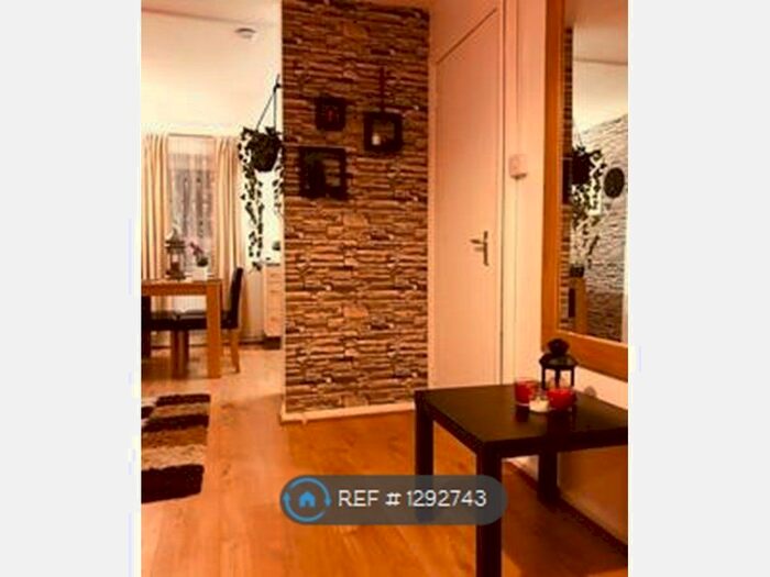 2 Bedroom Flat To Rent In Custom House, London E16